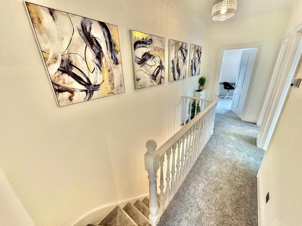 Chic Apartment In Central Bournemouth With Parking Exterior photo